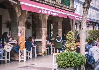 La terraza de Las Tablas del Campillín: Restaurante Oviedo